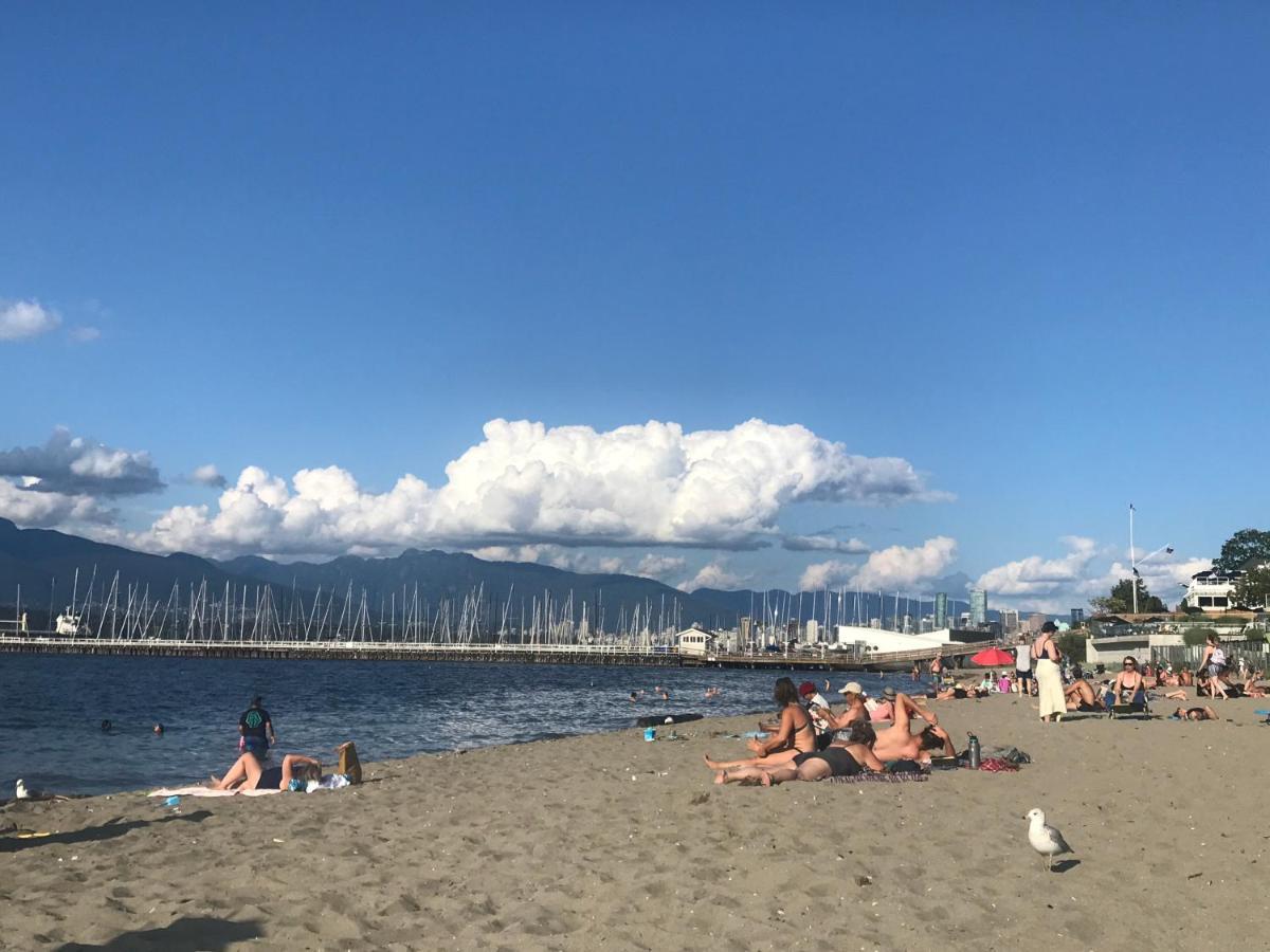 Heart Of Kitsilano Area,5 Mins Walk To Kits Beach,No Share With Other People Stay バンクーバー エクステリア 写真